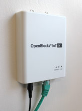 会議室フロアに設置されたOpenBlocks IoT EX1
